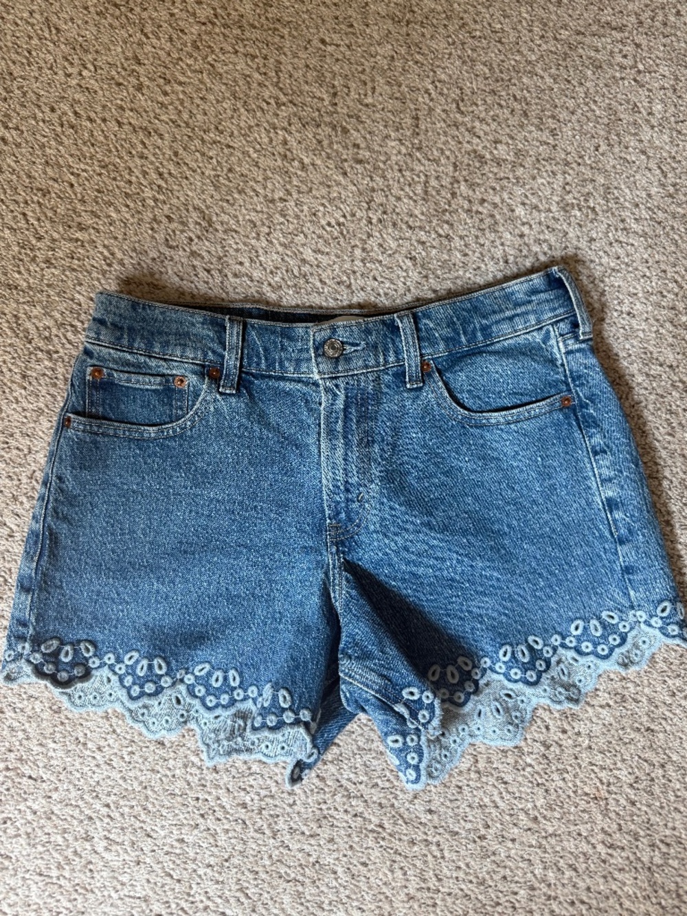 Abercrombie & Fitch Mid Rise A-Line Denim Shorts Eyelet Embroidered Hem Size 29
